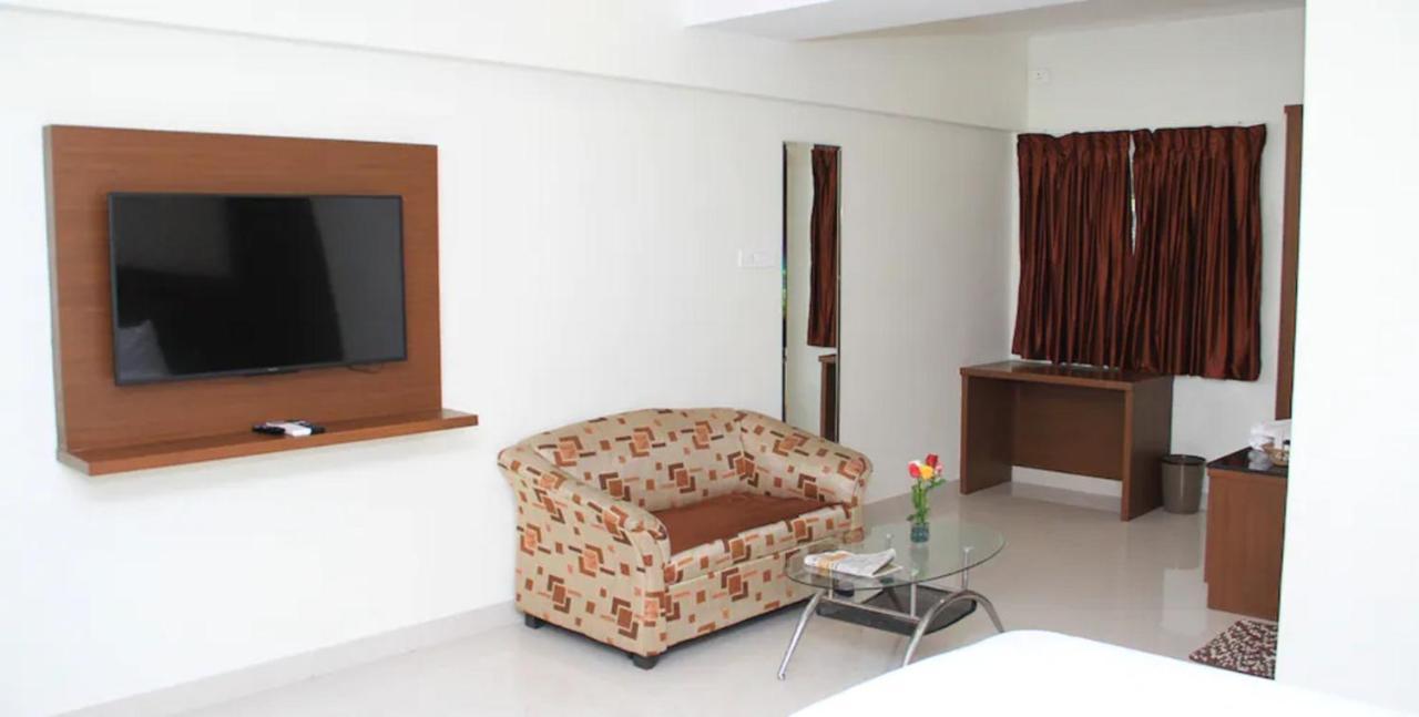 A And M Rooms And Residences شيناي المظهر الخارجي الصورة